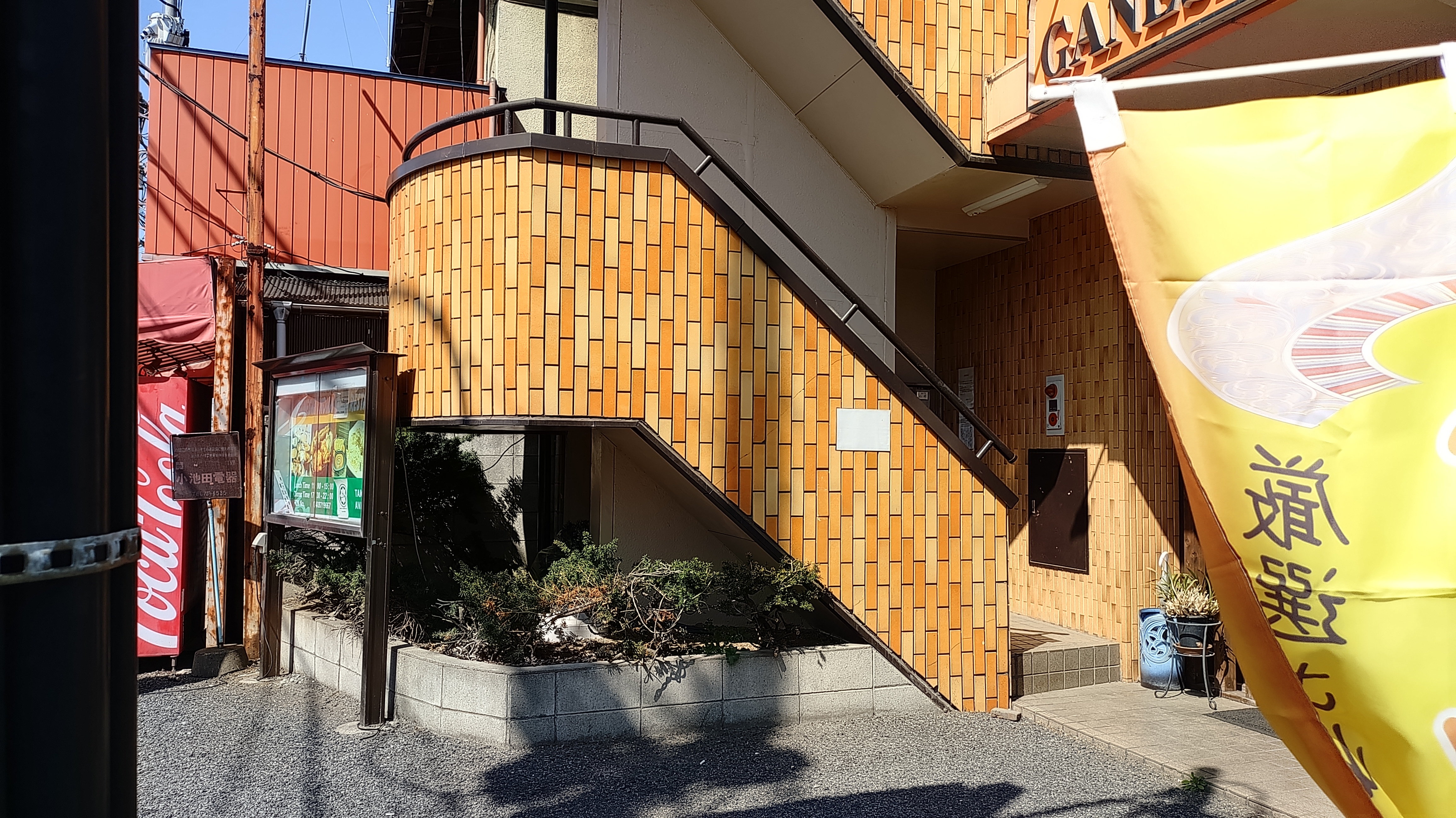 カレー屋の階段